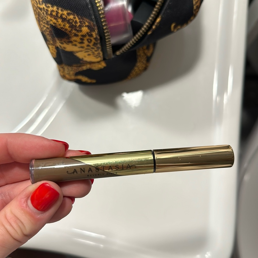 Anastasia Beverly Hills DIPBROW Gel Tinted Waterproof Eyebrow Gel
